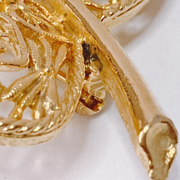 Vintage Gold Tone Filigree Leaf Butterfly Brooch Mid Century Delicate Jewelry - Picture 7 of 10